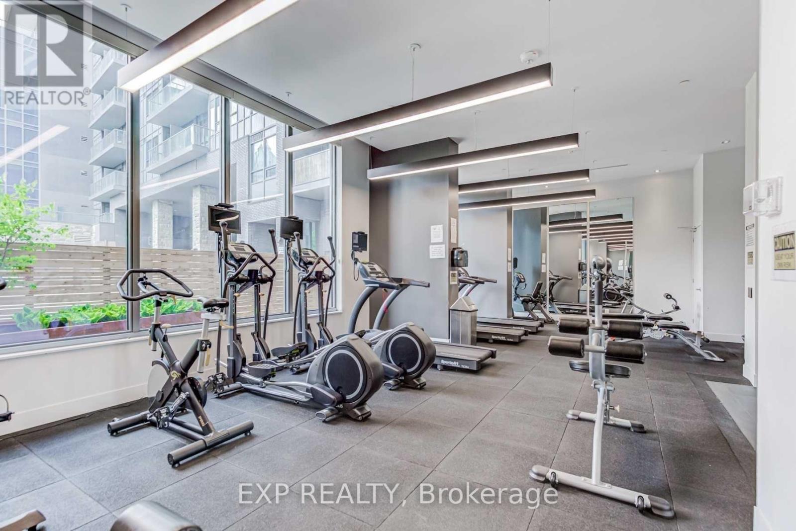 503 - 7 Kenaston Gardens, Toronto, ON - Indoor Photo Showing Gym Room