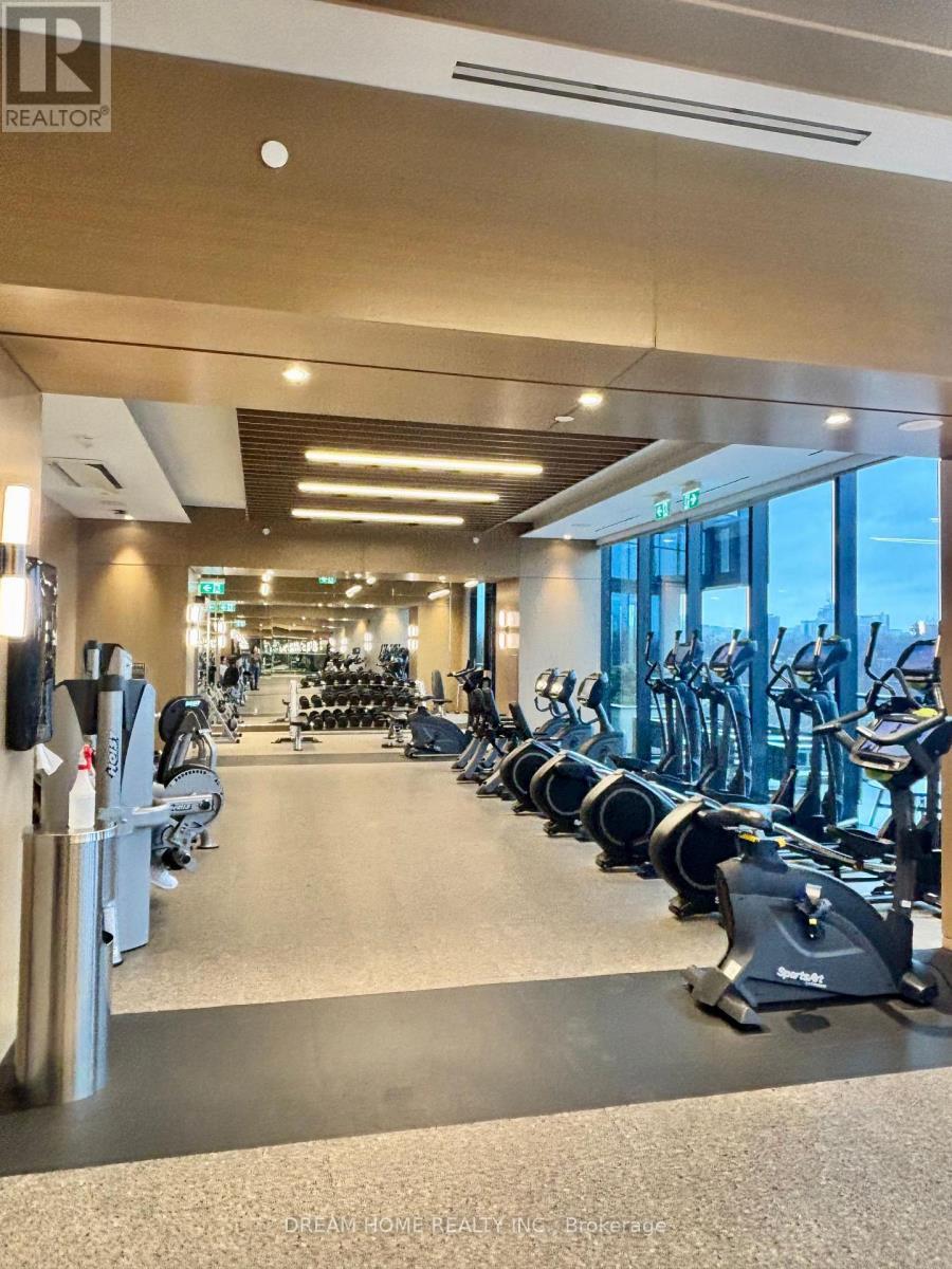 2620 - 585 Bloor Street, Toronto, ON - Indoor Photo Showing Gym Room