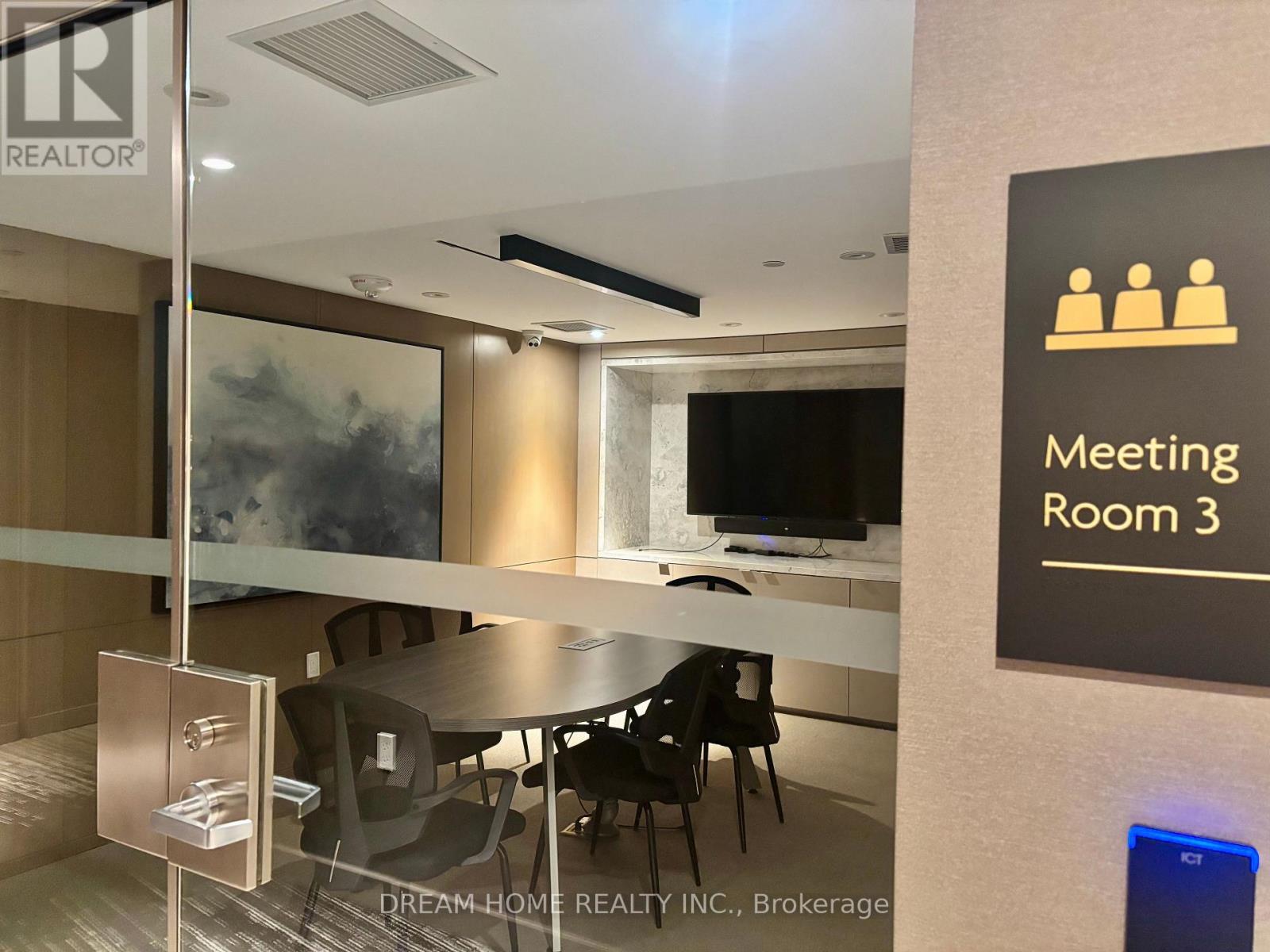 2620 - 585 Bloor Street, Toronto, ON - Indoor