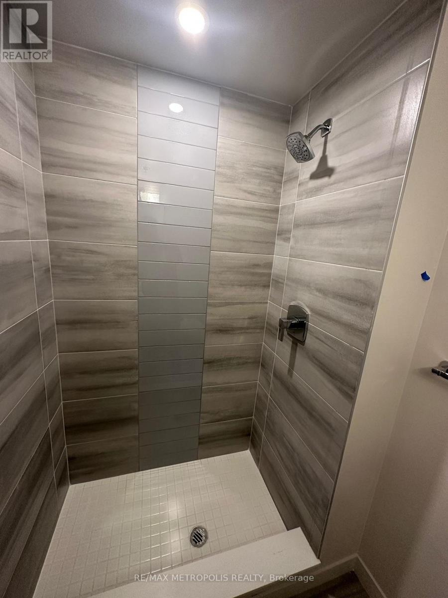 103 - 2209 Kingston Road, Toronto, ON - Indoor Photo Showing Bathroom