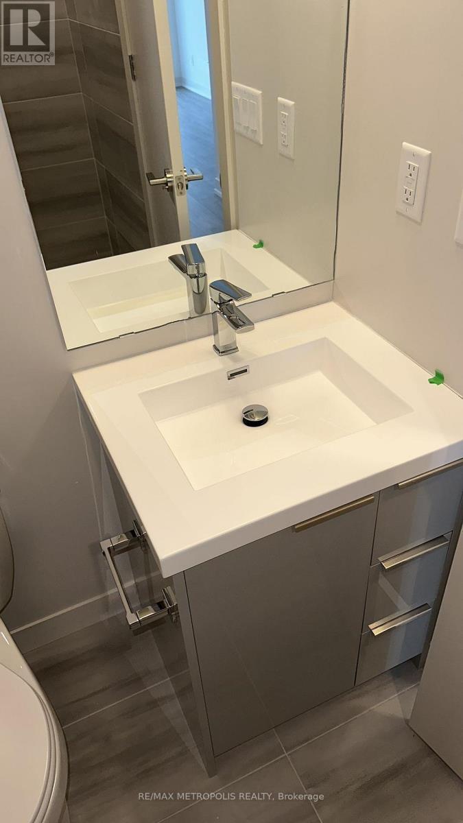 103 - 2209 Kingston Road, Toronto, ON - Indoor Photo Showing Bathroom