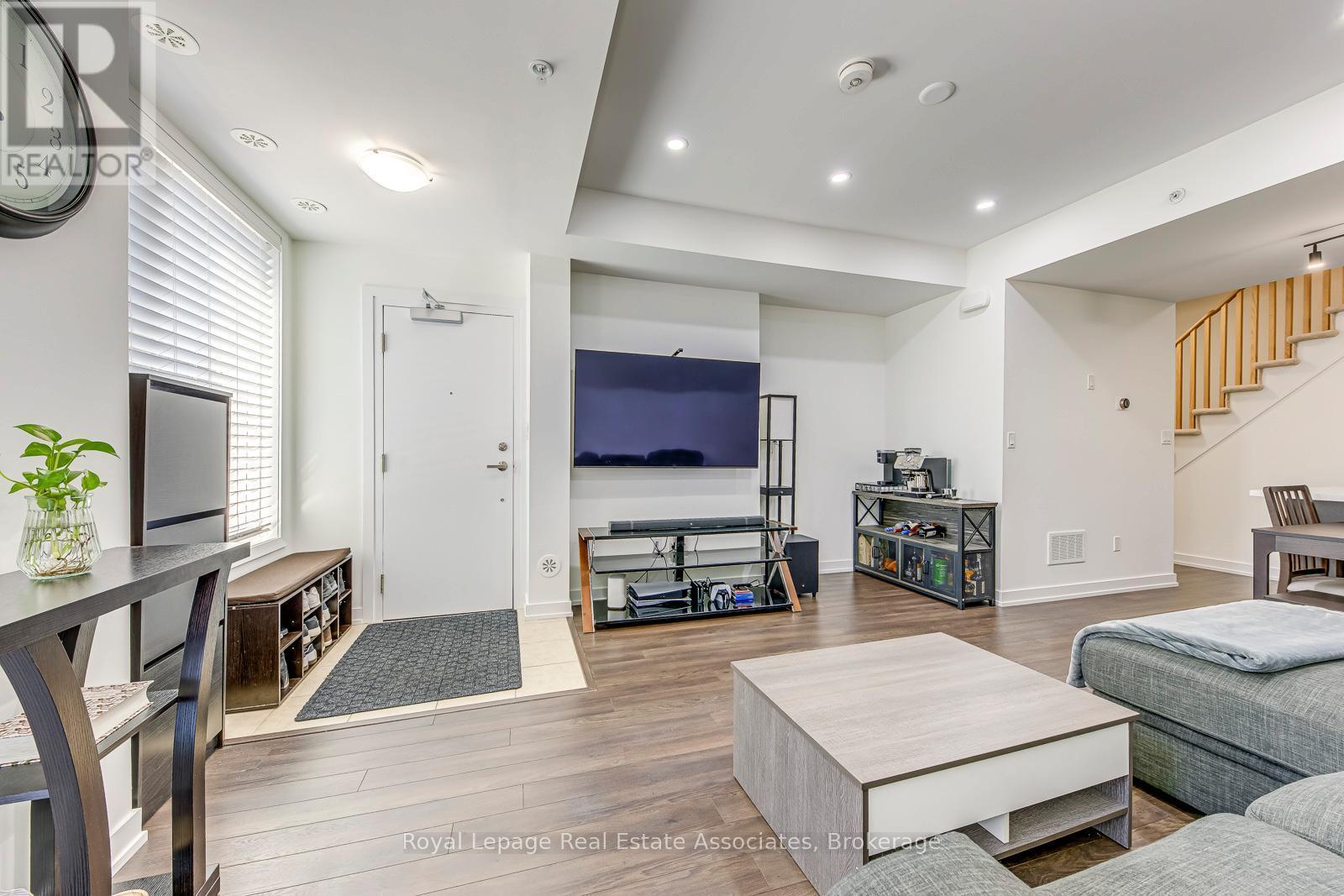 310 - 1555 Kingston Road, Pickering, ON