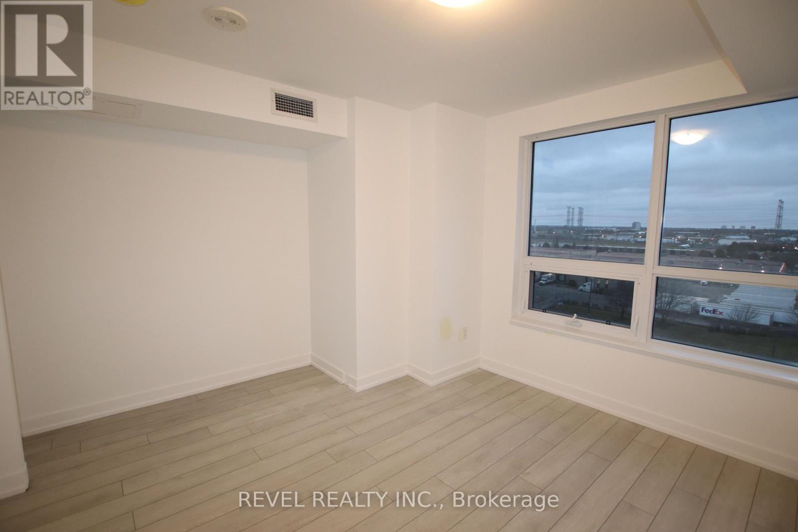 912 - 1480 Bayly Street, Pickering, ON - Indoor Photo Showing Other Room