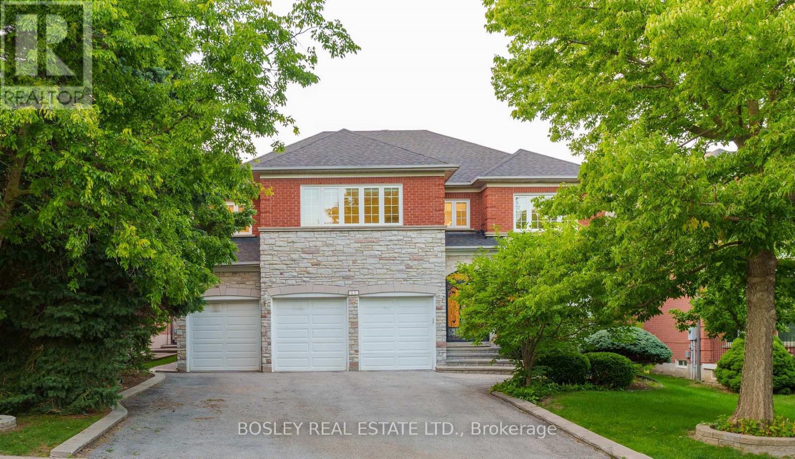 82 Woodstone Avenue, Richmond Hill, ON - Outdoor