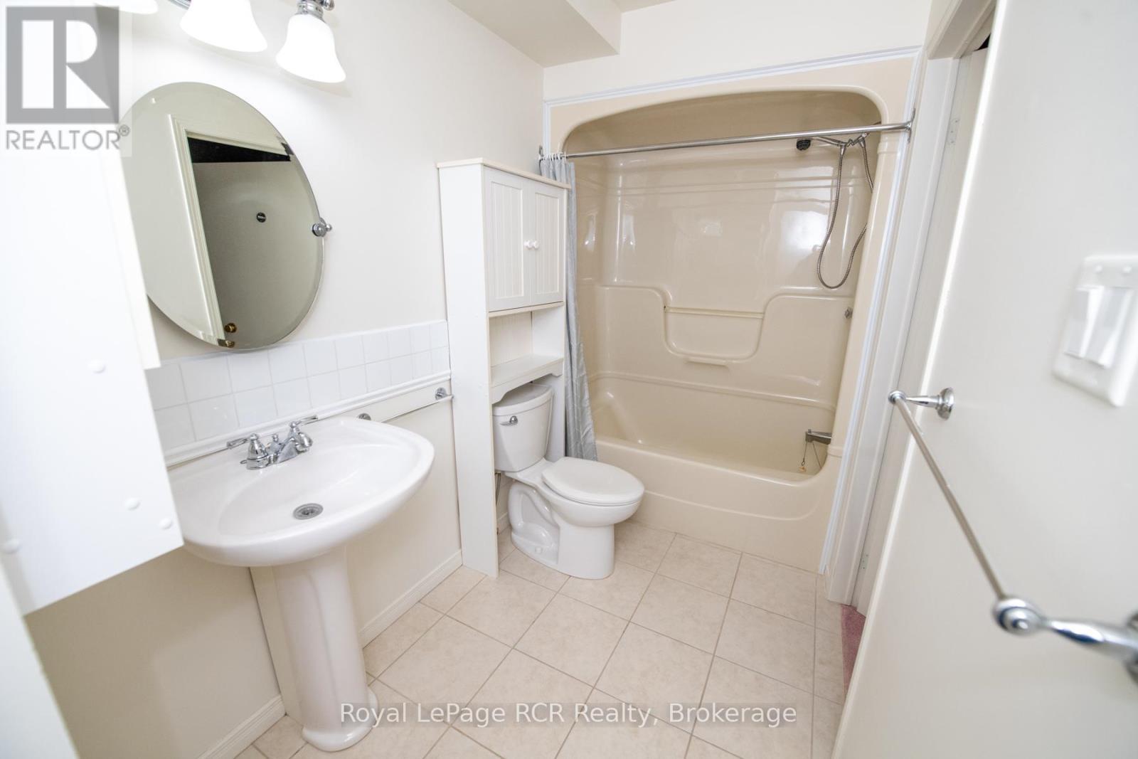 306 - 497 Birmingham St West Street W, Wellington North (Mount Forest), ON - Indoor Photo Showing Bathroom