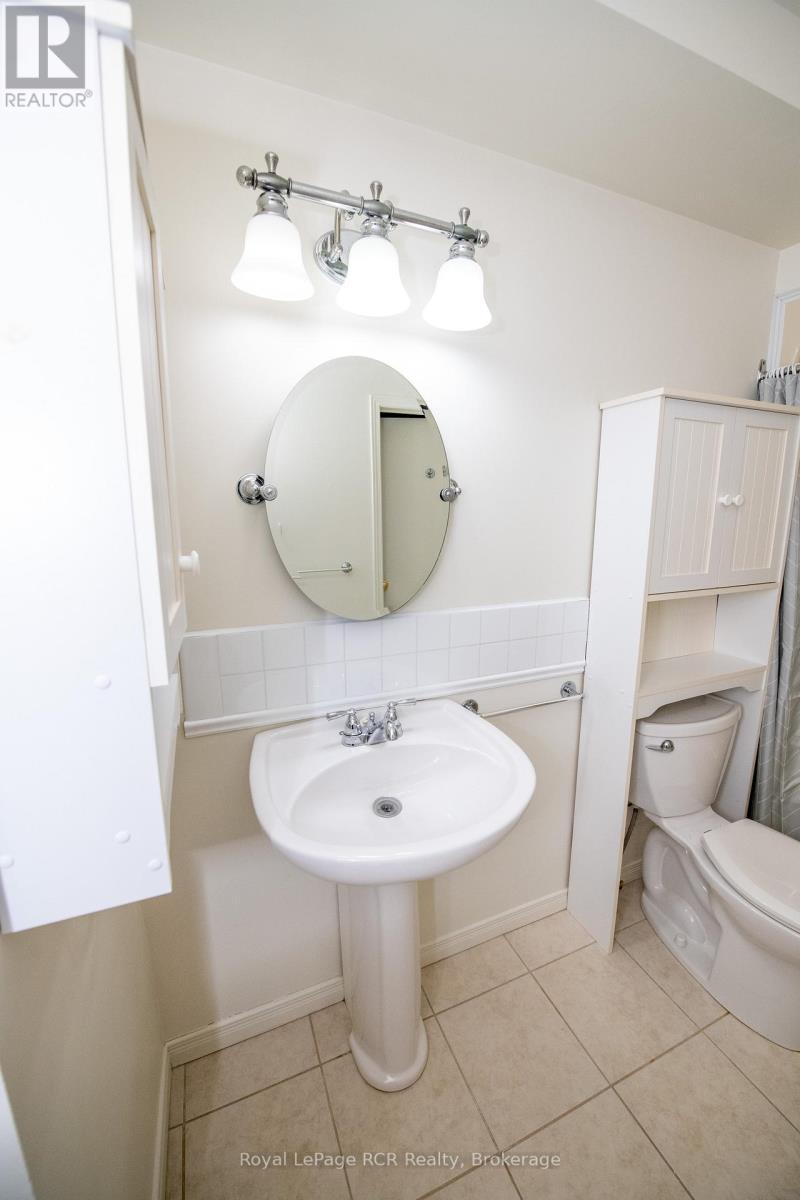 306 - 497 Birmingham St West Street W, Wellington North (Mount Forest), ON - Indoor Photo Showing Bathroom