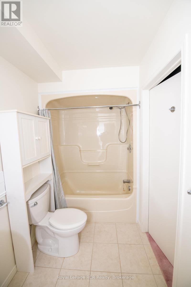 306 - 497 Birmingham St West Street W, Wellington North (Mount Forest), ON - Indoor Photo Showing Bathroom