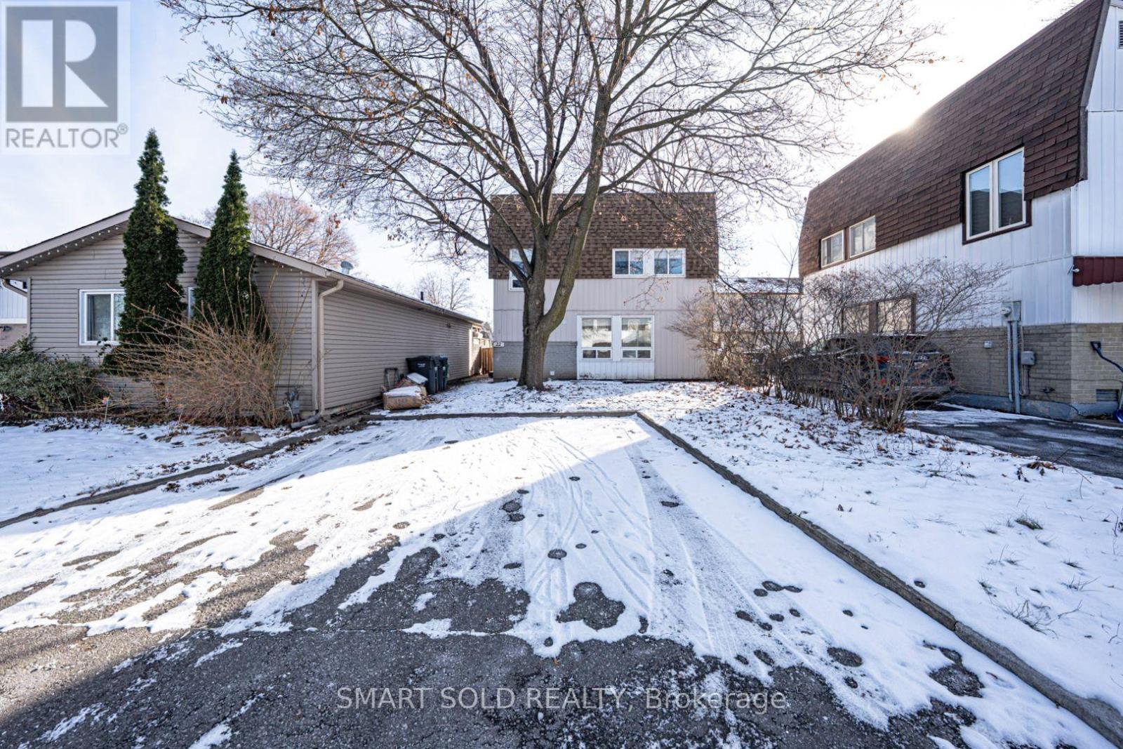 22 Hazelglen Court, Brampton, ON - Outdoor