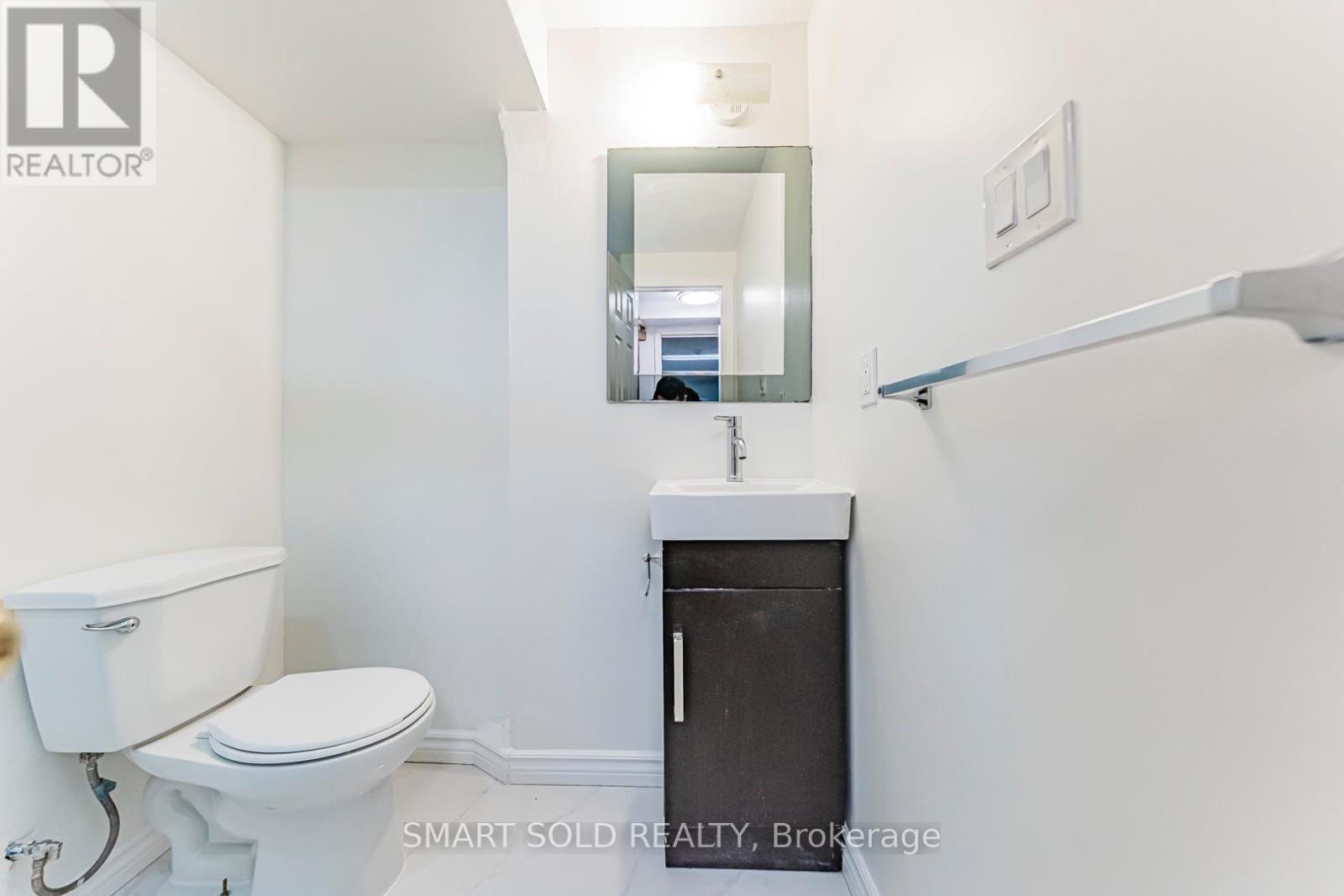 22 Hazelglen Court, Brampton, ON - Indoor Photo Showing Bathroom