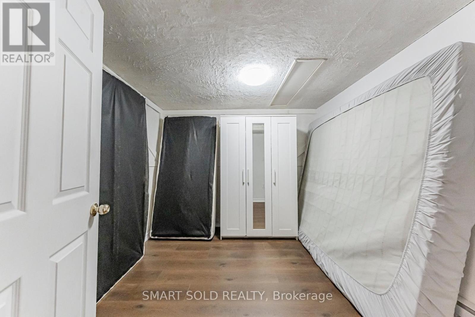 22 Hazelglen Court, Brampton, ON - Indoor