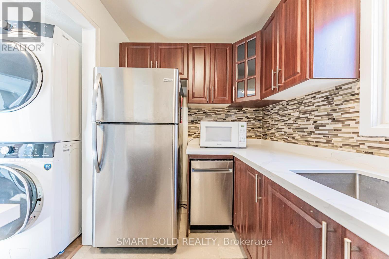 22 Hazelglen Court, Brampton, ON - Indoor