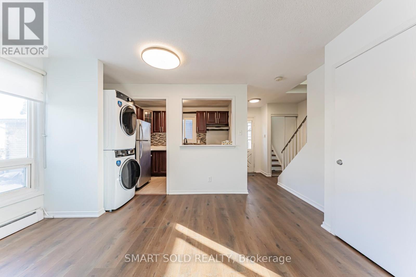 22 Hazelglen Court, Brampton, ON - Indoor Photo Showing Laundry Room