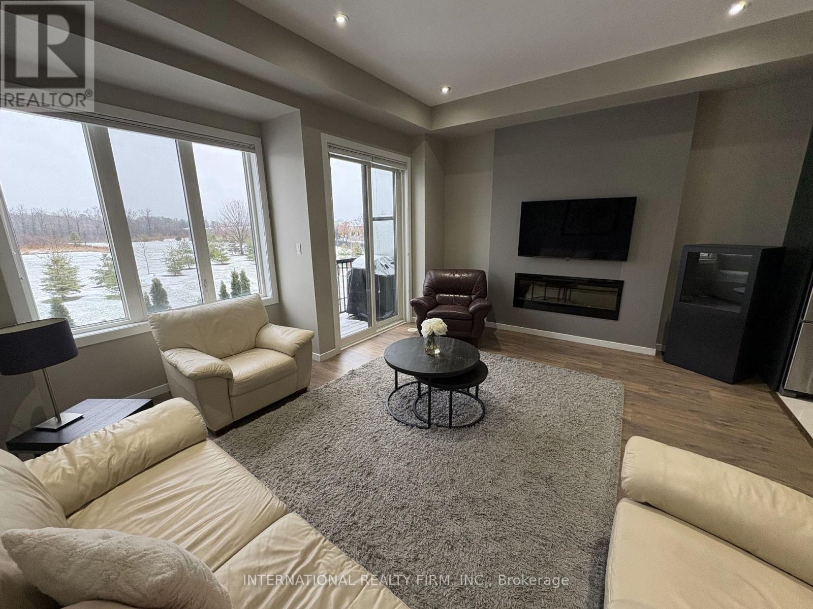 286 Vellwood Common, Oakville, ON - Indoor Photo Showing Living Room
