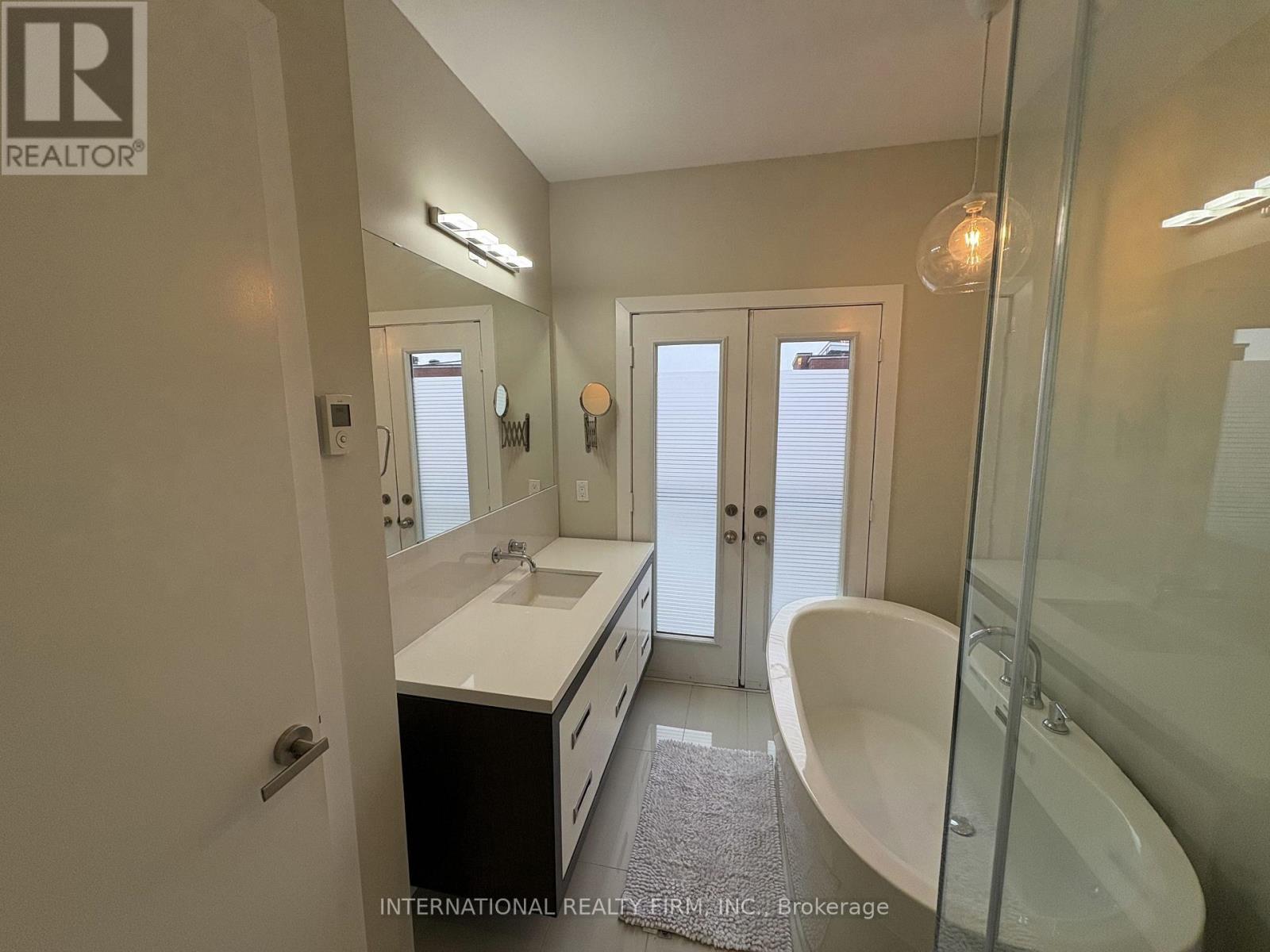 286 Vellwood Common, Oakville, ON - Indoor Photo Showing Bathroom