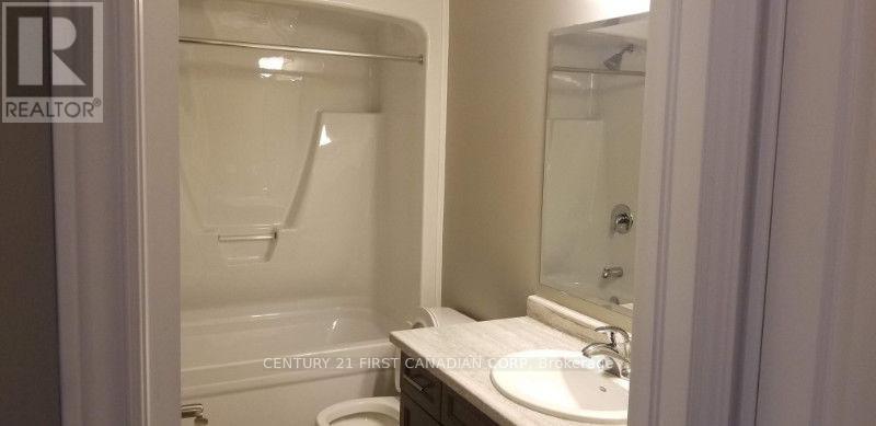 85 - 1061 Eagletrace Drive, London North (North S), ON