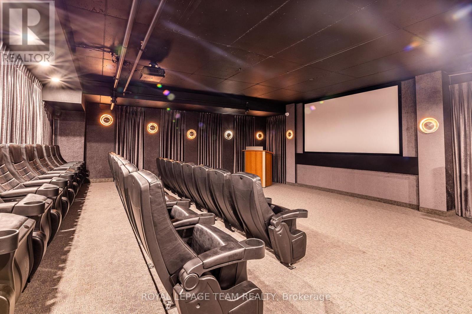 1110 - 111 Champagne Avenue S, Ottawa, ON - Indoor