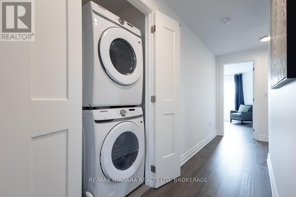 Upper - 7416 Parkside Road, Niagara Falls (Brown), ON - Indoor Photo Showing Laundry Room