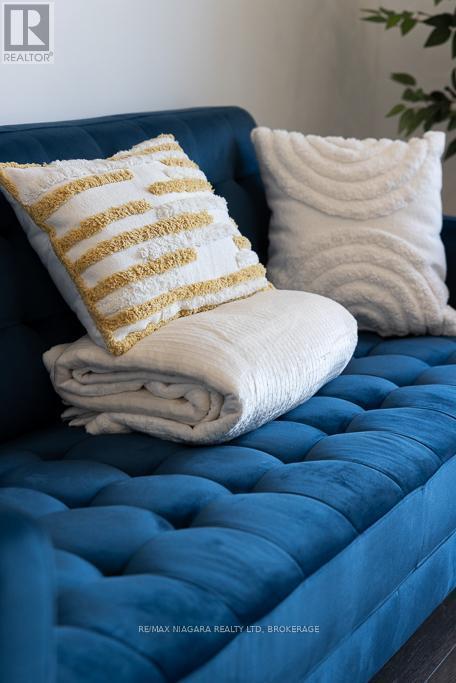 Upper - 7416 Parkside Road, Niagara Falls (Brown), ON - With View