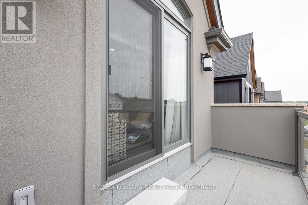 Upper - 7416 Parkside Road, Niagara Falls (Brown), ON - Outdoor With Exterior