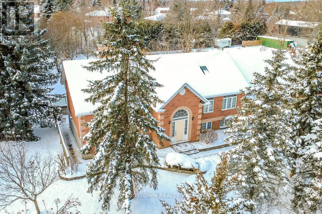 25 Cunningham Drive, Essa, ON - Outdoor