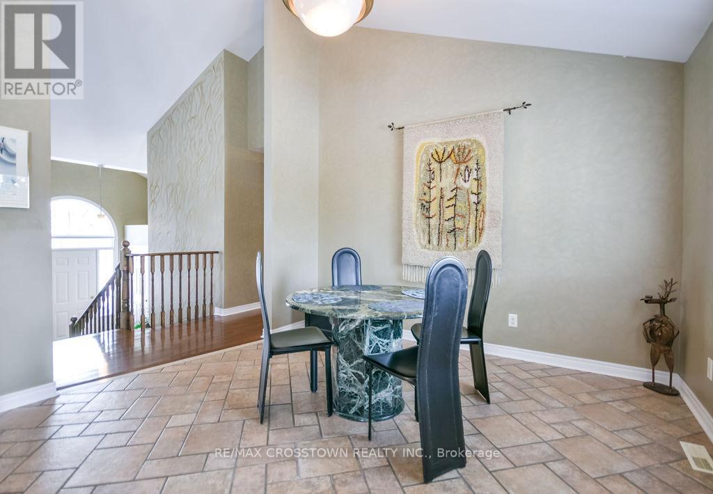 25 Cunningham Drive, Essa, ON - Indoor