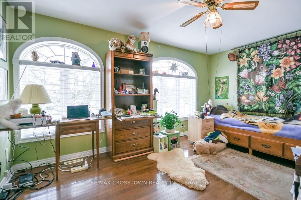 25 Cunningham Drive, Essa, ON - Indoor