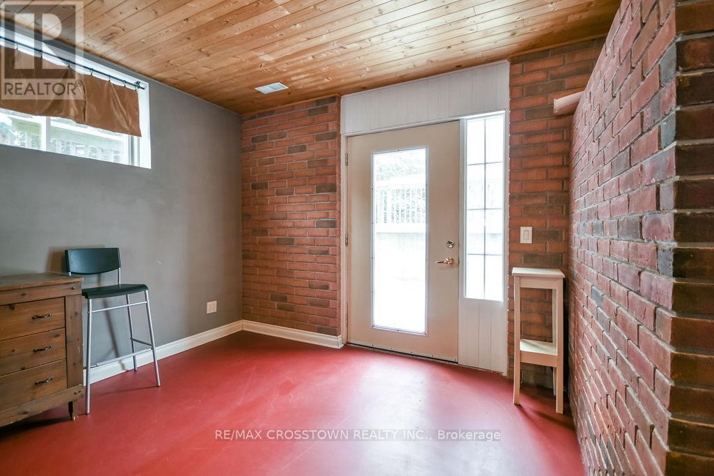 25 Cunningham Drive, Essa, ON - Indoor Photo Showing Other Room