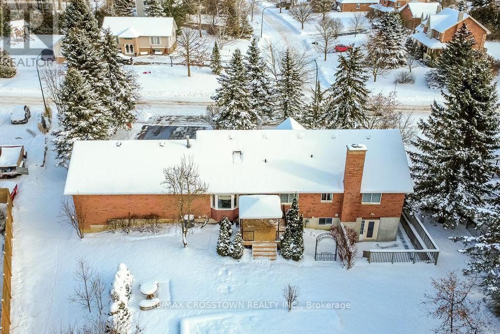 25 Cunningham Drive, Essa, ON - Outdoor