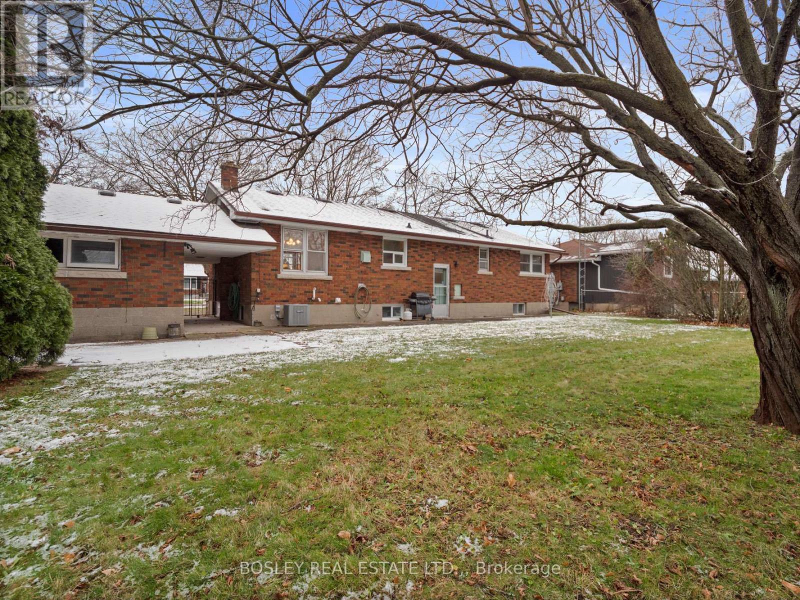 33 Tamarack Avenue, St. Catharines (Bunting/Linwell), ON - Outdoor