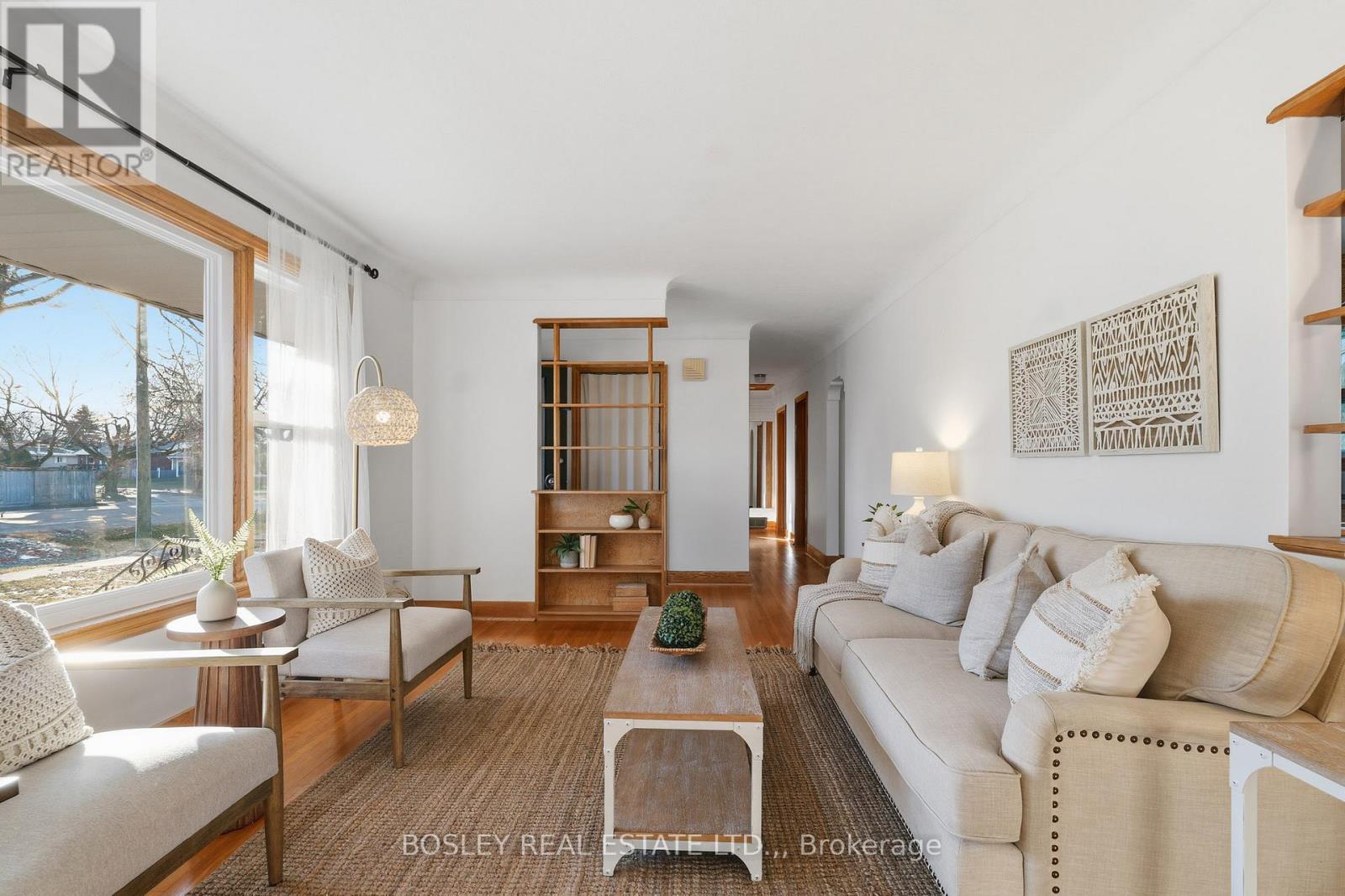 33 Tamarack Avenue, St. Catharines (Bunting/Linwell), ON - Indoor Photo Showing Living Room