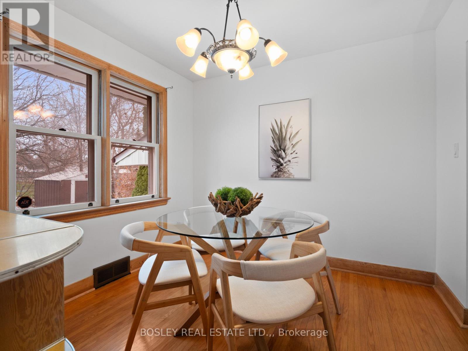 33 Tamarack Avenue, St. Catharines (Bunting/Linwell), ON - Indoor Photo Showing Dining Room