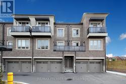 17 - 125 KAYLA CRESCENT Vaughan, ON L6A 4W3