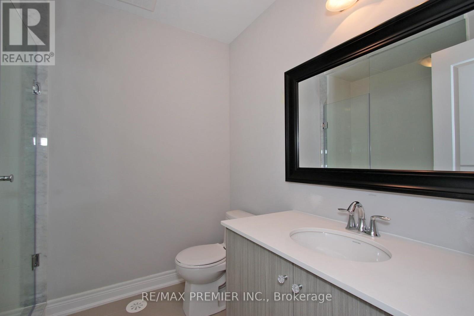 17 - 125 Kayla Crescent, Vaughan, ON - Indoor Photo Showing Bathroom