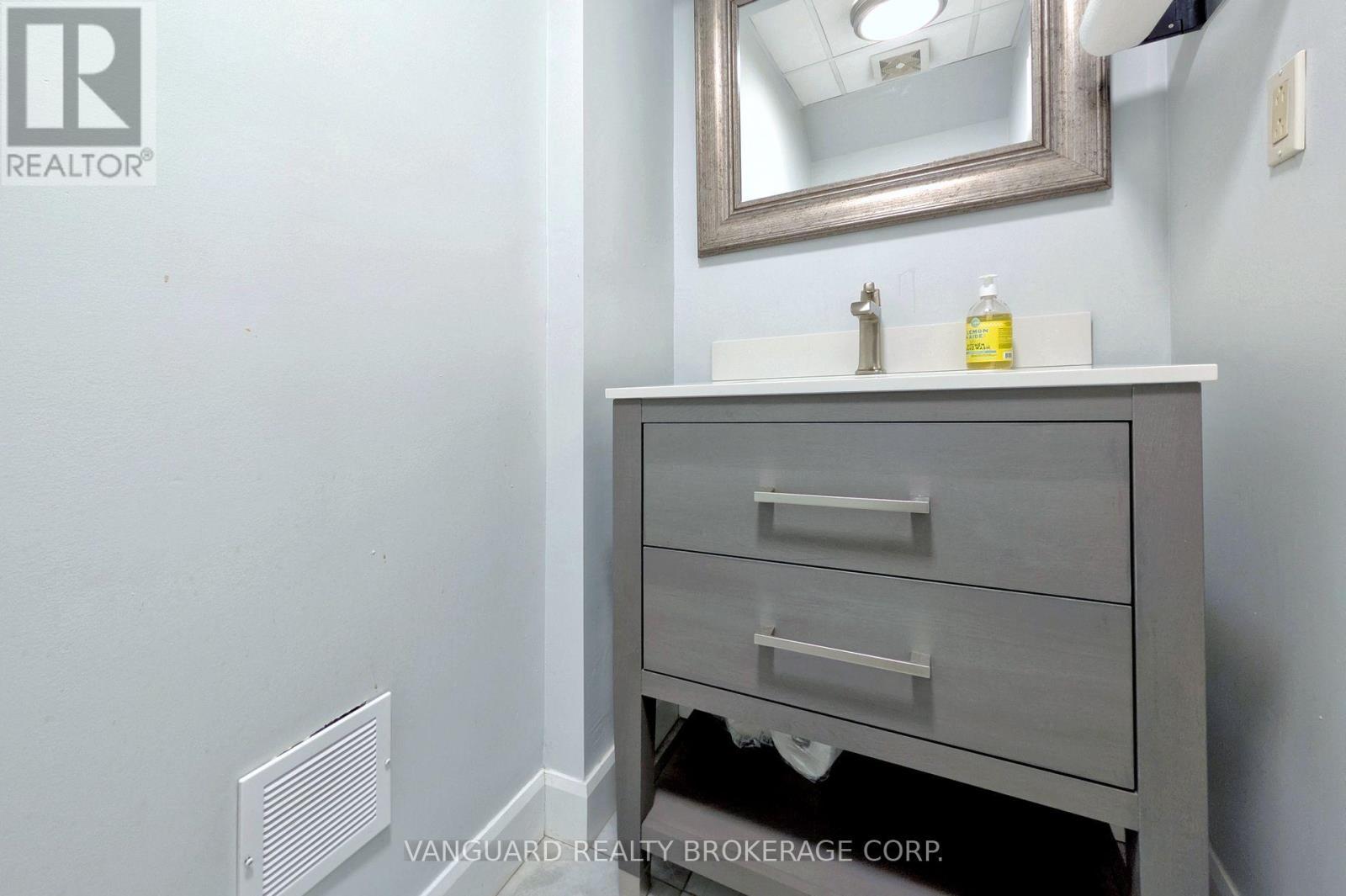 14 - 129 Rowntree Dairy Road, Vaughan, ON