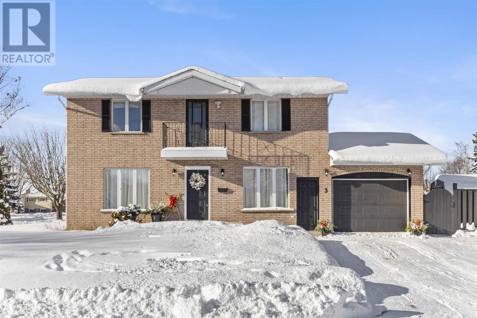 3 Charlotte Dr, Sault Ste. Marie, ON - Outdoor With Facade