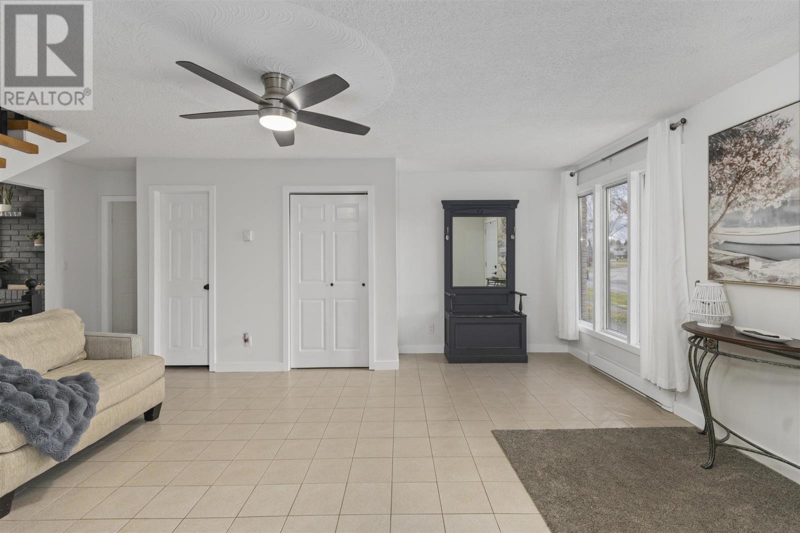 3 Charlotte Dr, Sault Ste. Marie, ON - Indoor