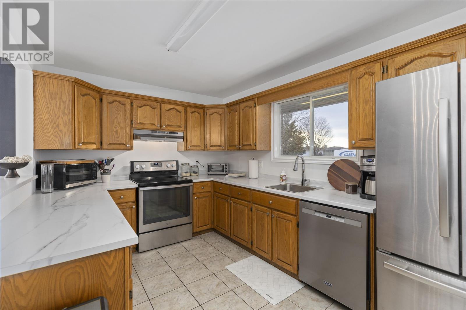 3 Charlotte Dr, Sault Ste. Marie, ON - Indoor Photo Showing Kitchen