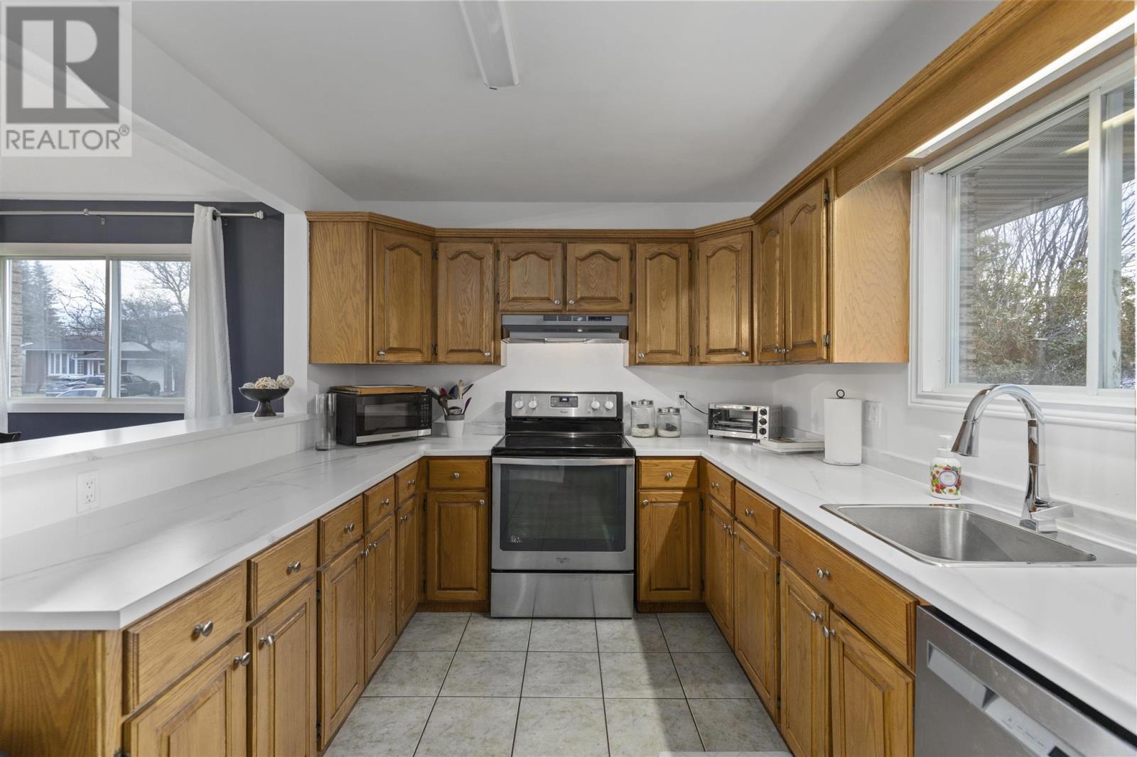 3 Charlotte Dr, Sault Ste. Marie, ON - Indoor Photo Showing Kitchen