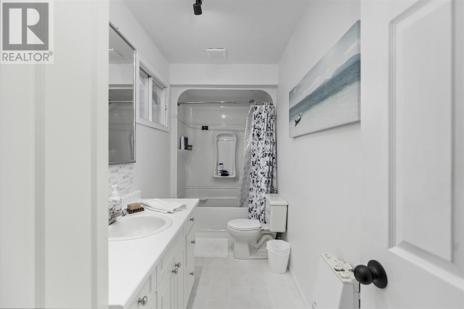 3 Charlotte Dr, Sault Ste. Marie, ON - Indoor Photo Showing Bathroom