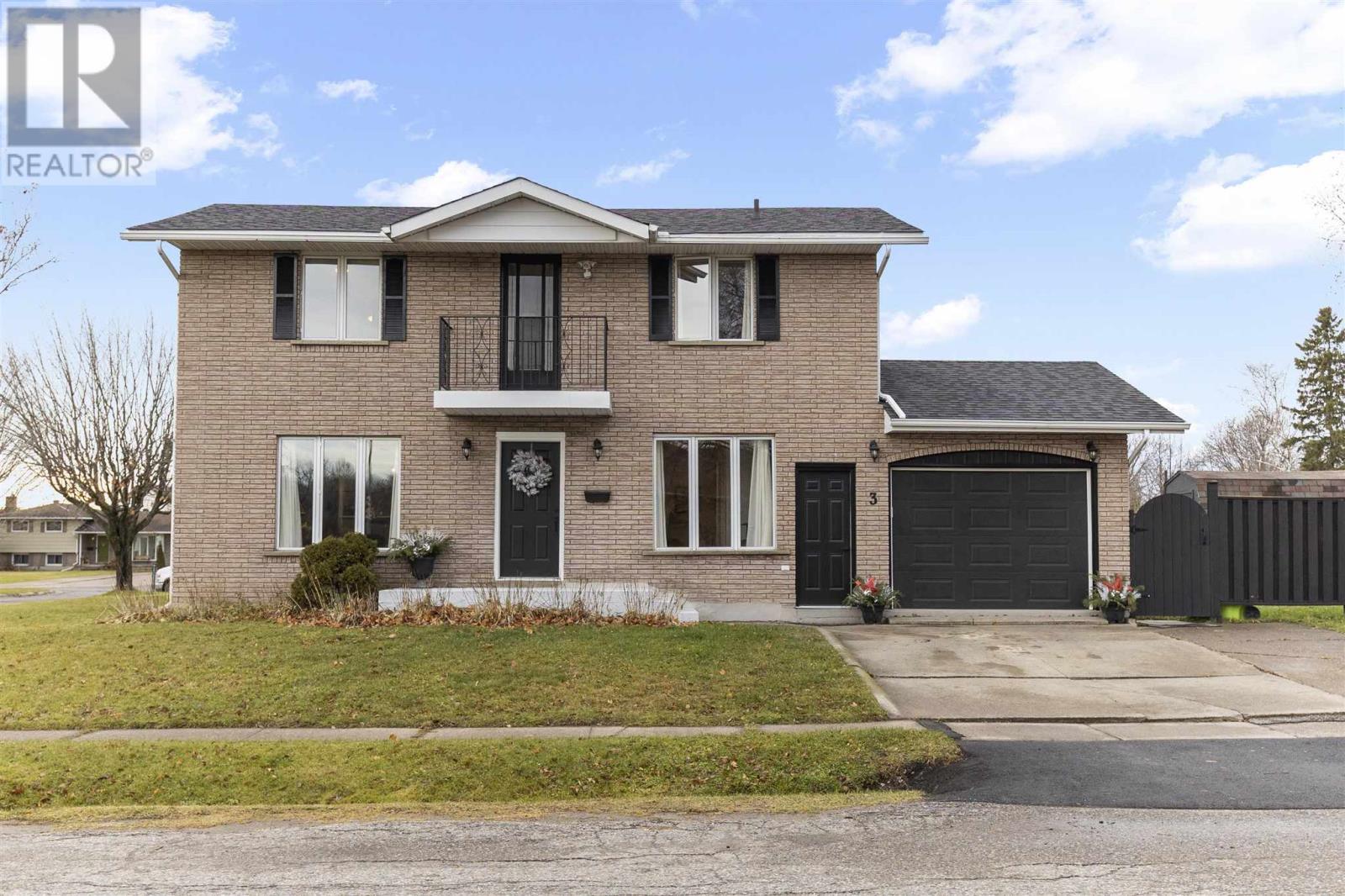 3 Charlotte Dr, Sault Ste. Marie, ON - Outdoor