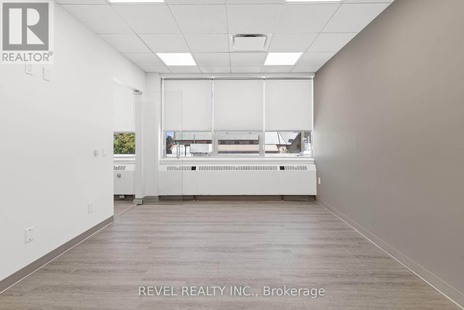 Upper 3 - 34 Cambridge Street S, Kawartha Lakes (Lindsay), ON