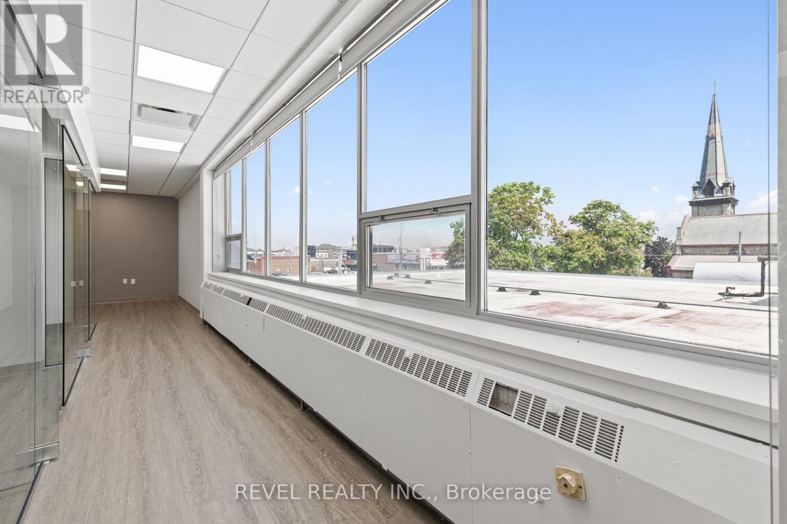 Upper 3 - 34 Cambridge Street S, Kawartha Lakes (Lindsay), ON