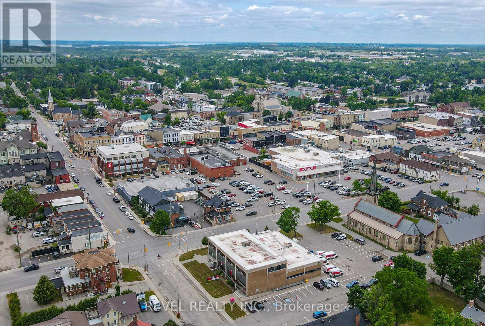 Upper 3 - 34 Cambridge Street S, Kawartha Lakes (Lindsay), ON