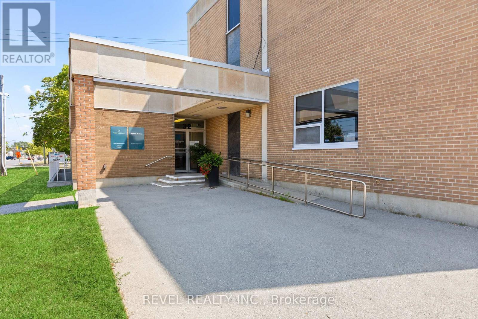 Upper 3 - 34 Cambridge Street S, Kawartha Lakes (Lindsay), ON