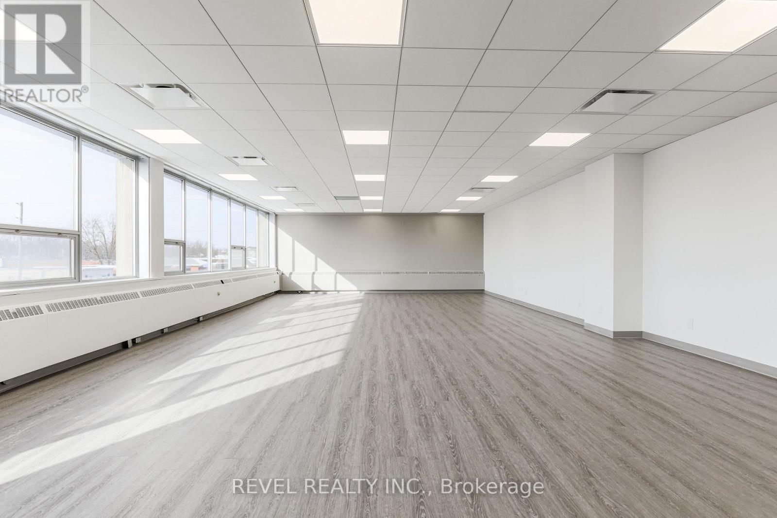 Upper 2 - 34 Cambridge Street S, Kawartha Lakes (Lindsay), ON