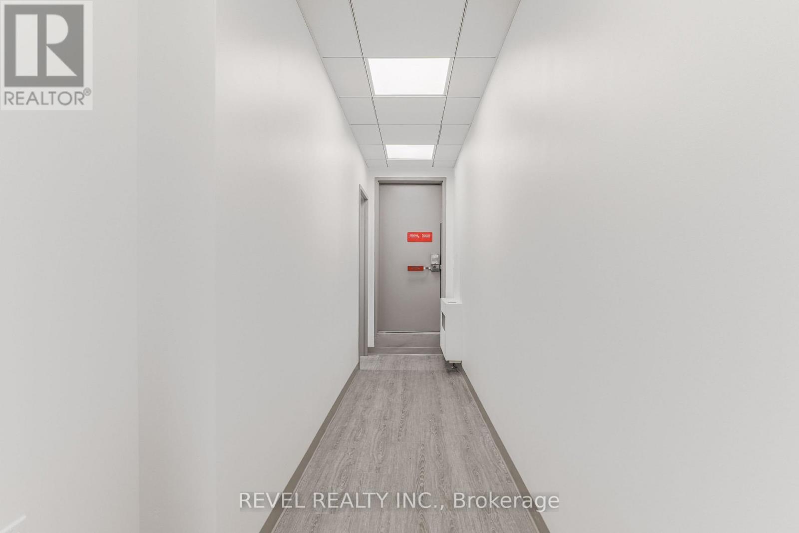 Upper 2 - 34 Cambridge Street S, Kawartha Lakes (Lindsay), ON