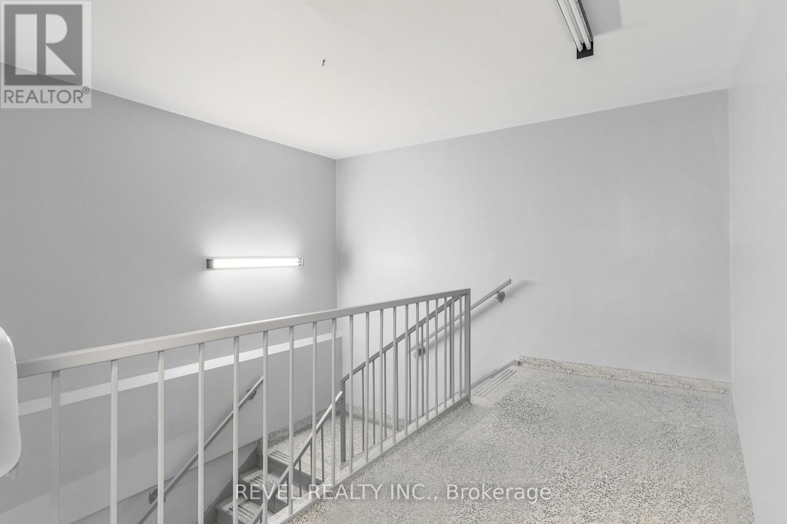 Upper 2 - 34 Cambridge Street S, Kawartha Lakes (Lindsay), ON