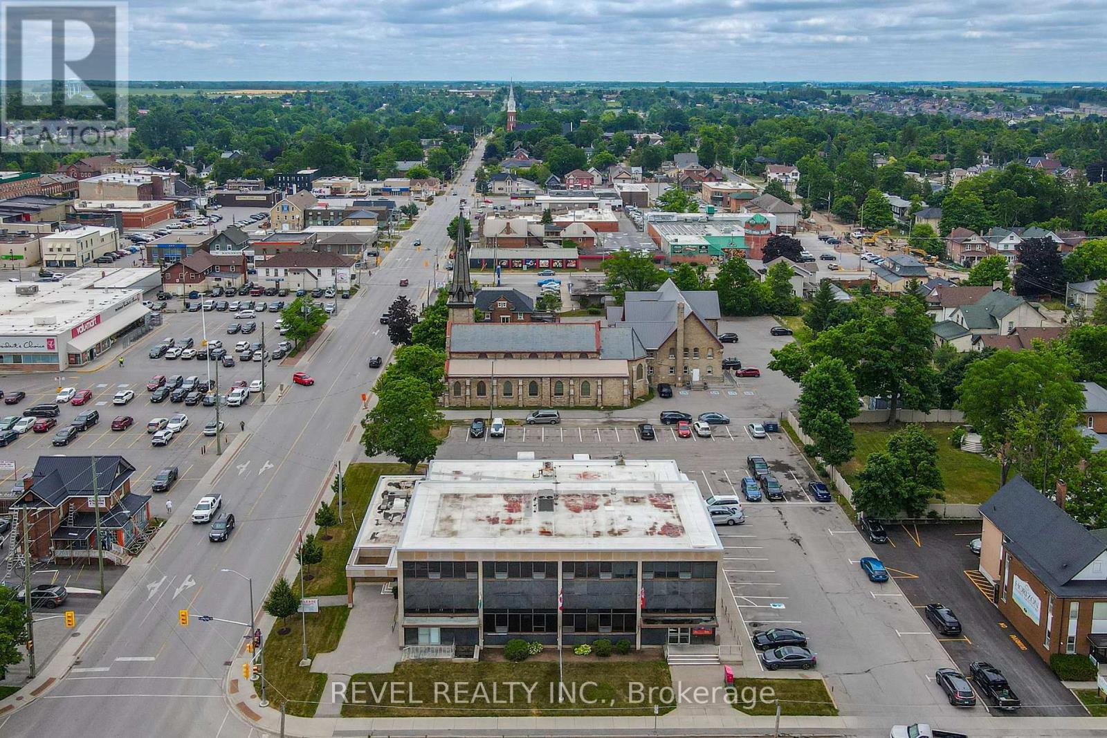 Upper 2 - 34 Cambridge Street S, Kawartha Lakes (Lindsay), ON