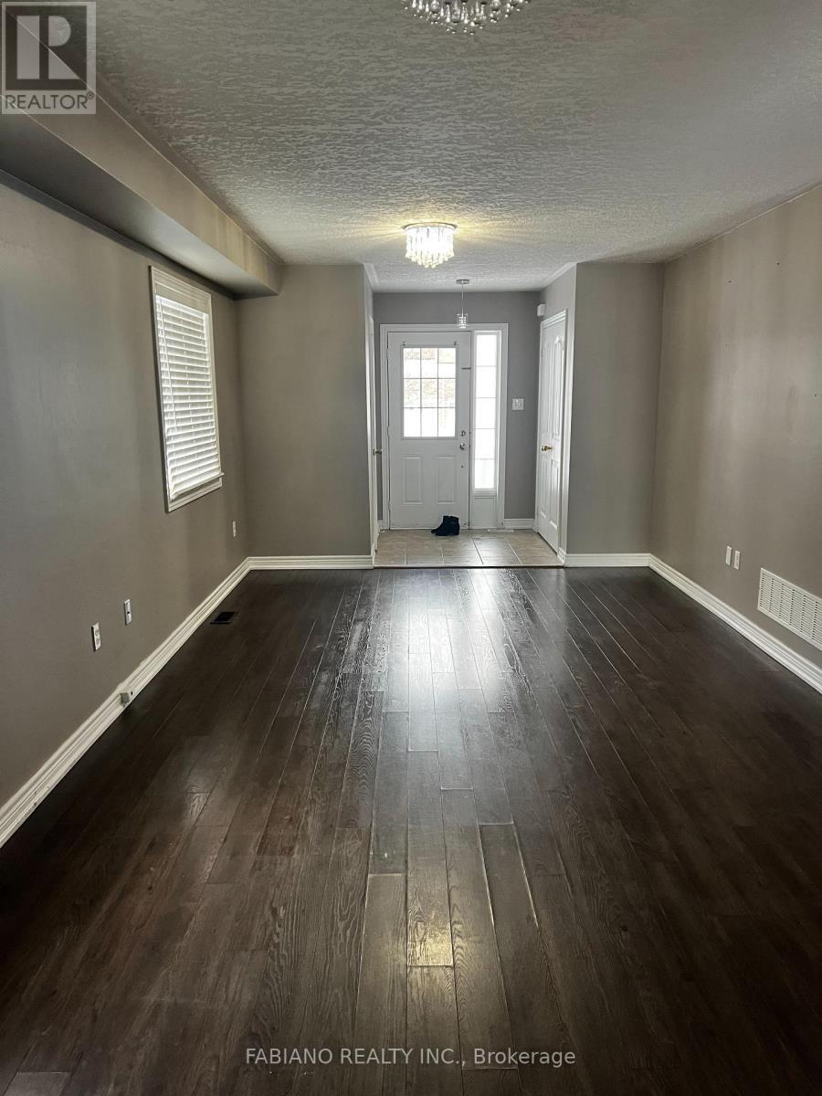 9 Admiral Crescent, Essa, ON - Indoor Photo Showing Other Room