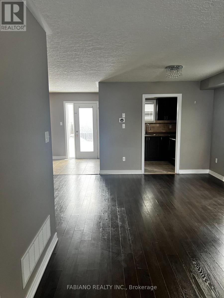 9 Admiral Crescent, Essa, ON - Indoor